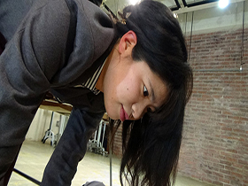 私達のお○んこを叩いて下さい。第二章　お仕置き願望編　全員素人！OL、女子大生がお尻ペンペンされたくて集まる秘密クラブ　サンプル画像14